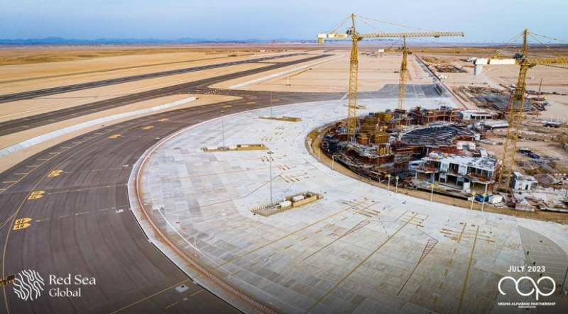 شاهد.. آخر تطورات أعمال الإنشاء في مشروع مطار البحر الأحمر الدولي