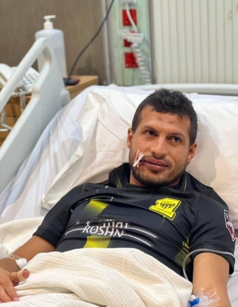 شاهد.. أول صورة للإصابة المروعة التي تعرض لها لاعب الاتحاد طارق حامد أمام الصفاقسي التونسي
