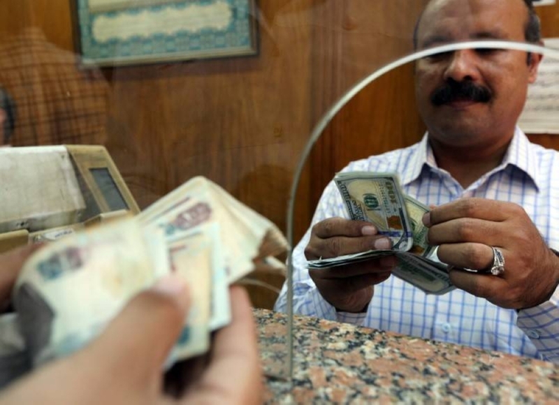 الكشف عن أحدث صرف لسعر الجنيه المصري مقابل الدولار في السوق السوداء