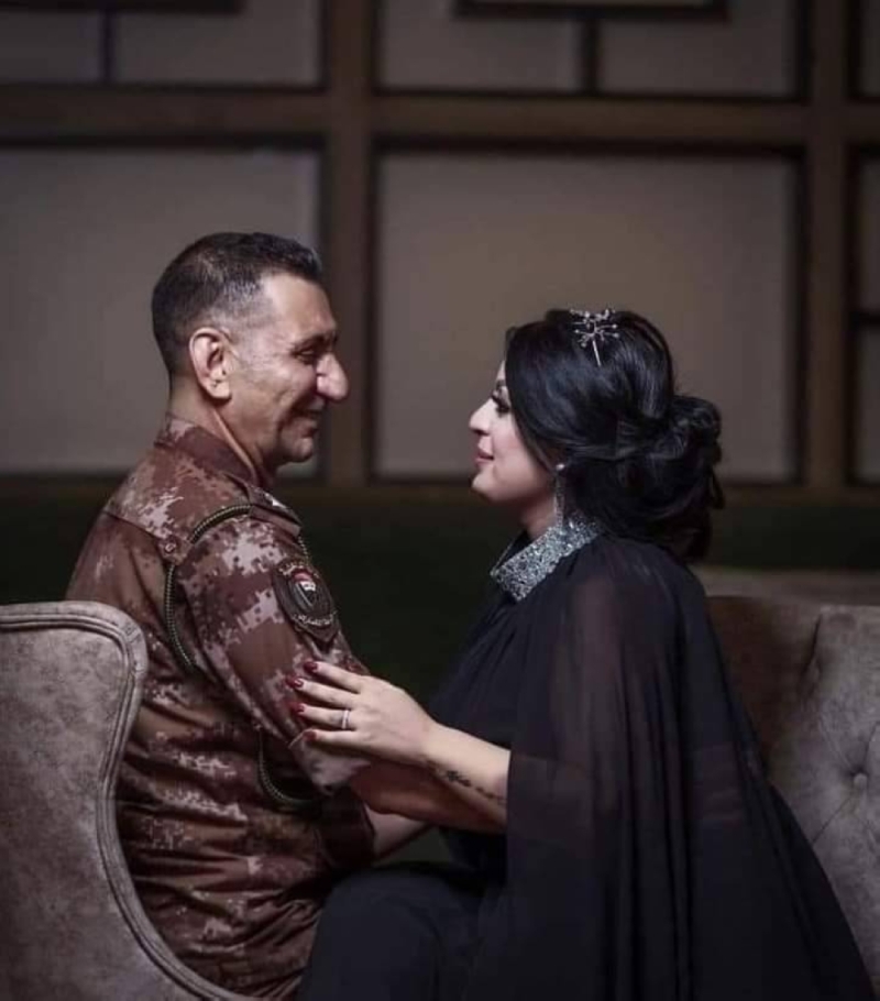 ظهر بشكل رومانسي رفقة زوجته.. شاهد: طريقة احتفال ضابط عراقي بترقيته الجديدة تحيله إلى التقاعد والتحقيق