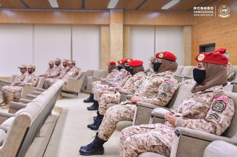 شاهد بالصور.. احتفال كلية الملك خالد العسكرية بتخريج دورة تخصصية للعنصر النسائي