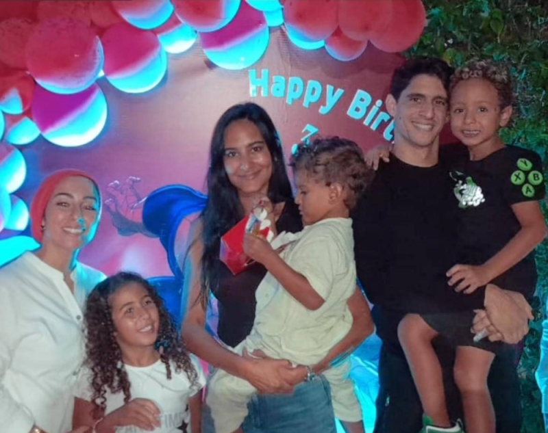 شاهد: حارس الهلال الجديد "ياسين بونو" يحتفل مع زوجته وأطفاله بعيد ميلاد ابنه