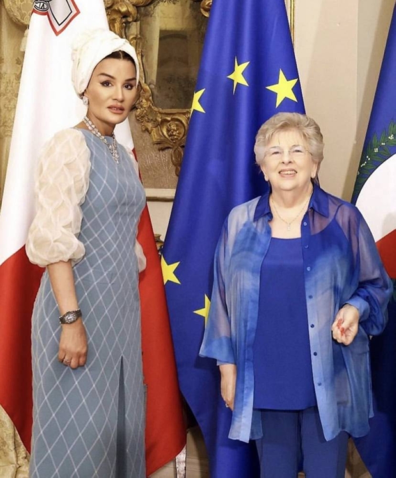 شاهد.. أحدث ظهور للشيخة موزا والدة أمير قطر في مالطا