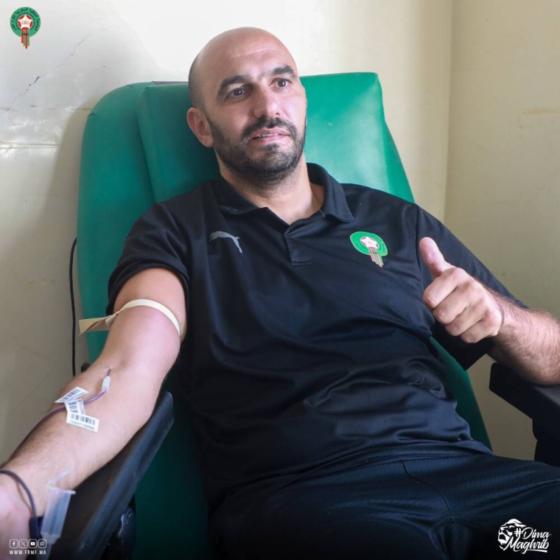 بالصور: لاعبو منتخب المغرب والمدير الفني يتبرعون بالدم لضحايا الزلزال