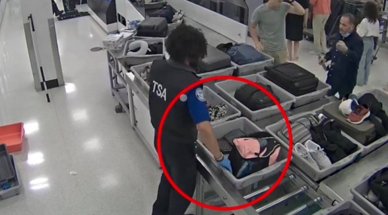 شاهد.. موظفان في مطار ميامي الأمريكي يسرقان أمتعة المسافرين عند جهاز  تفتيش الحقائب