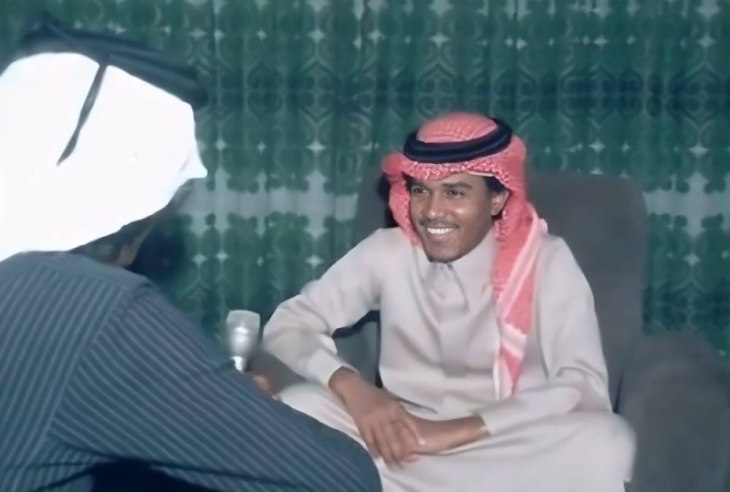 شاهد.. لقاء تلفزيوني قديم  مع الفنان " محمد عبده " يكشف عن عمره واسمه كاملا