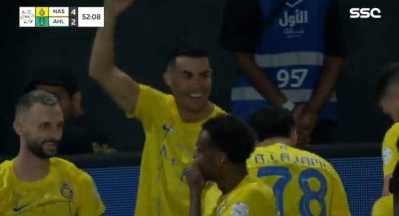 شاهد: كريستيانو يؤدي العرضة السعودية بعد تسجيل الهدف الرابع في مرمى الأهلي