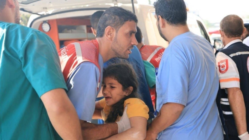 القصف الإسرائيلي يستهدف مستشفيات غزة.. والكشف عن حصيلة جديدة لعدد القتلى الفلسطينيين