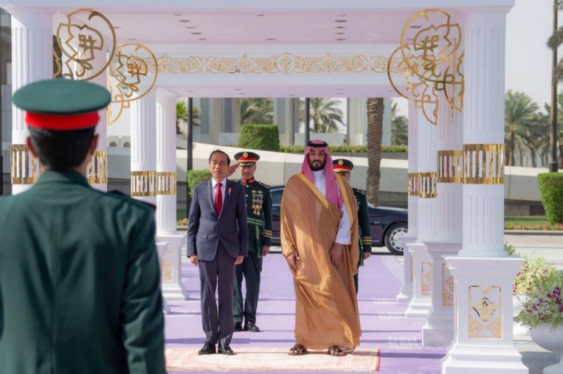 بالصور : ولي العهد يستقبل رئيس إندونيسيا في قصر اليمامة بالرياض ويقيم له مراسم استقبال رسمية