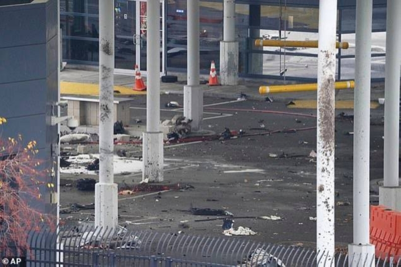 شاهد: انفجار سيارة في شلالات نياغرا الأمريكية وسقوط ضحايا