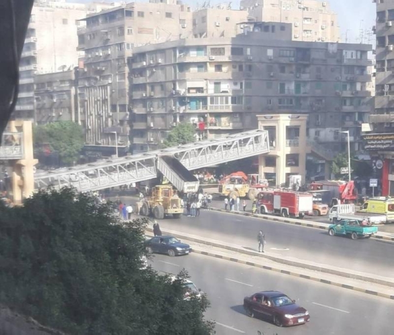 أول قرار من النيابة بشأن السائق المتسبب في سقوط كوبري مشاة في مصر