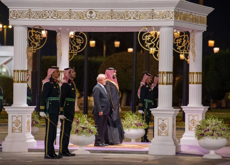 شاهد : ولي العهد يستقبل في قصر اليمامة بالرياض رئيس البرازيل ويجري له مراسم استقبال رسمية