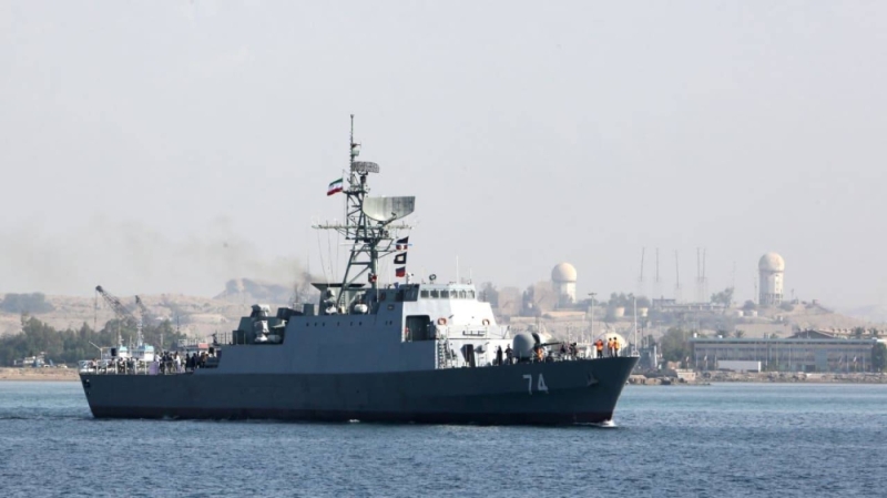 دخول "سفينة حربية" إيرانية إلى البحر الأحمر بعد يوم من إغراق أمريكا لـ 3 زوارق حوثية