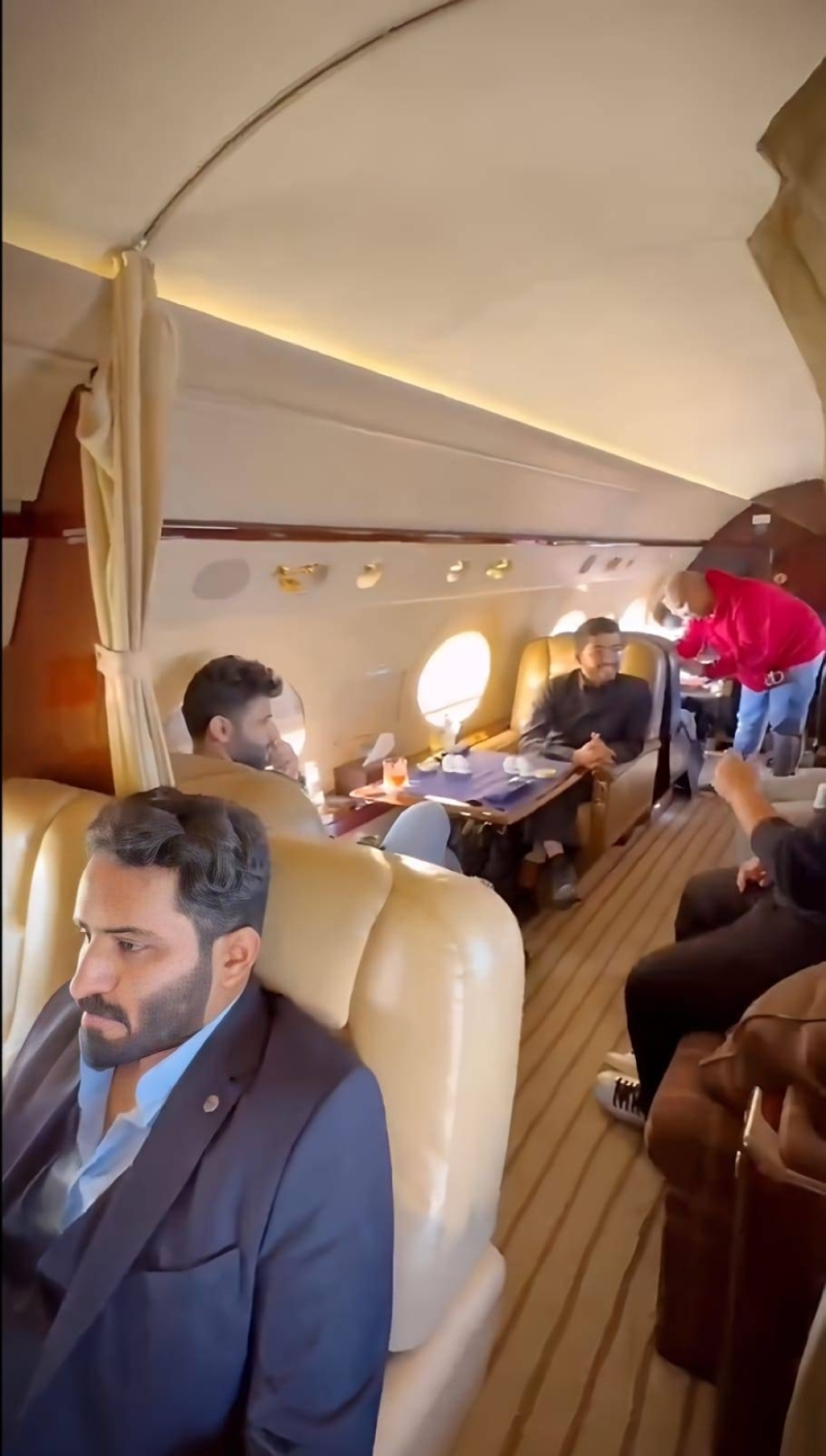 شاهد: مشهور سناب "عبدالرحمن المطيري " يشتري طائرة خاصة وفيديو يوثق لقطات من داخلها
