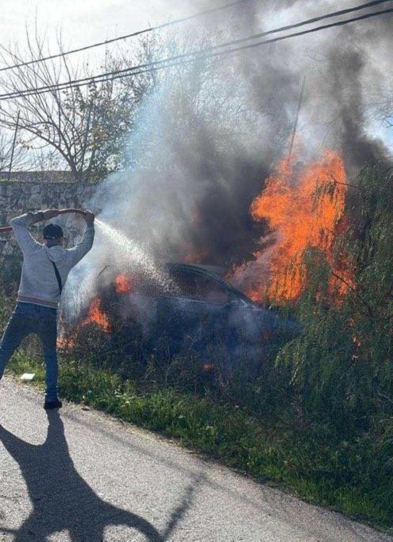 مقتل قيادي بارز في حزب الله في قصف إسرائيلي استهدف سيارته جنوب لبنان - فيديو وصور