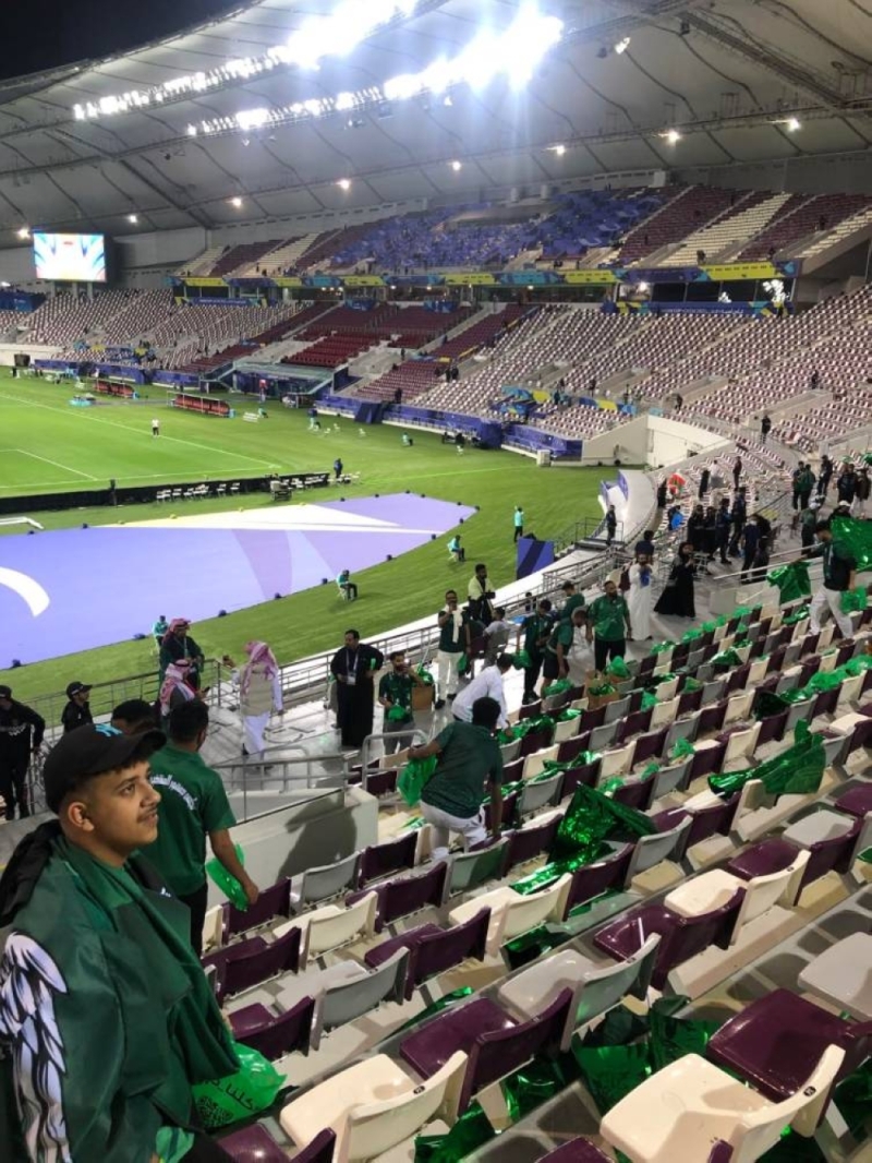 شاهد: ماذا فعلت الجماهير السعودية بعد نهاية مباراة المنتخب السعودي والمنتخب العماني