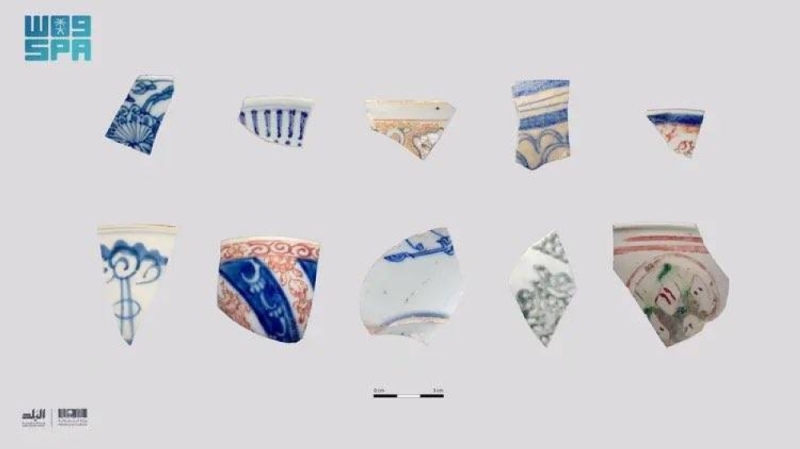 بالصور:  اكتشاف 25 ألف من بقايا  مواد أثرية تعود إلى عصر الخلفاء الراشدين