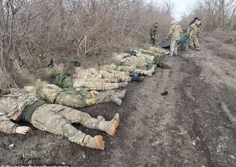 شاهد.. مقتل 65 جنديًا روسيًا في هجوم صاروخي أوكراني بعد أن أمرهم قائدهم بالاصطفاف والاستعراض