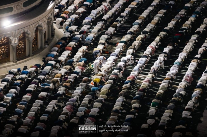 شاهد.. إقامة صلاة التراويح في ‎المسجد الحرام في أول أيام رمضان