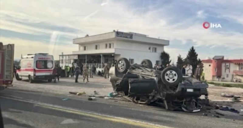 بالصور: مقتل أحد حراس أردوغان وإصابة 3 آخرين بعد تعرض الموكب لحادث مميت  خلال جولته في ولاية شرناق