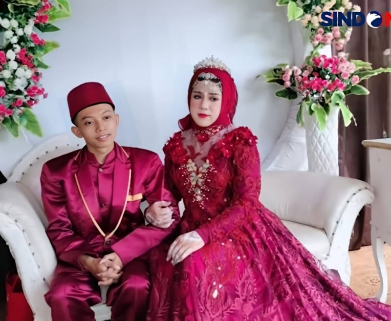 شاب إندونيسي شك في تصرفات عروسه .. وبعد 12 يوم من زواجه اكتشف ما لا يخطر على البال !