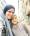 هيفاء السنعوسي مع الطفل السوري اليتيم جهاد الذي مات والده بقصف صاروخي في سورية 