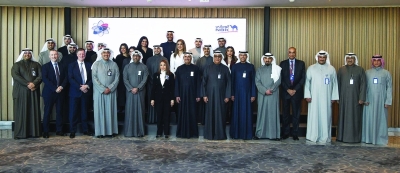 الإدارة التنفيذية للبنك والخريجون خلال حفل ختام البرنامج