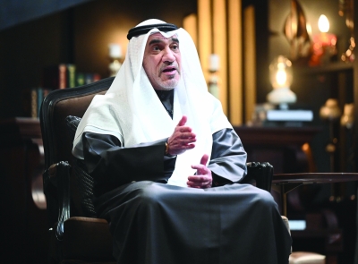 فهد اليوسف خلال استضافته في برنامج «مسرح الحياة» على تلفزيون «الراي» ومنصة «ROD»