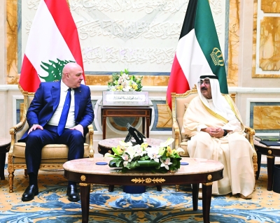 سمو الأمير والرئيس اللبناني خلال جلسة المحادثات