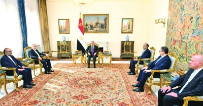 السيسي مستقبلاً عراقجي في القاهرة