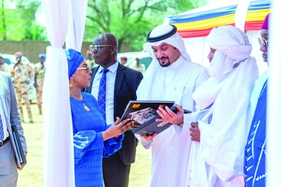 ممثل مدير الصندوق مع مسؤولين تشاديين