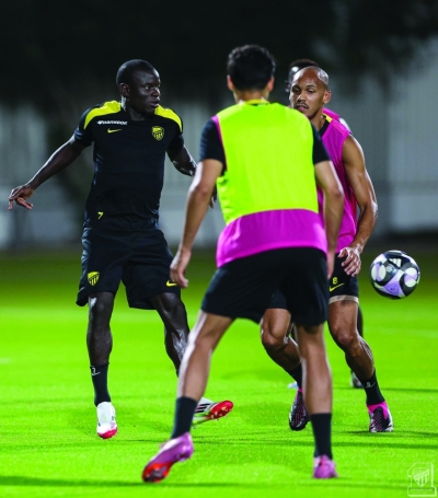 الفرنسي نجولو كانتي شارك في تدريبات الفريق