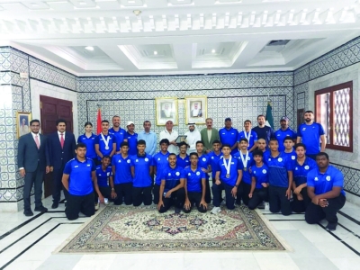 السفير العمر مع وفد الكويت لألعاب القوى