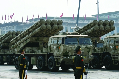 صواريخ صينية شاركت في الاحتفالات (أ ف ب)