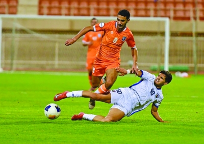 محترف الجهراء عمر زكري يعرقل ناصر فالح