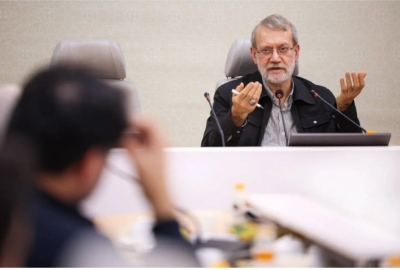 لاريجاني خلال لقائه مختصين في العلوم الإنسانية