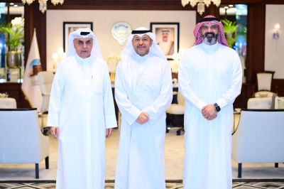 محافظ الفروانية متوسطاً الحاي والحبشي