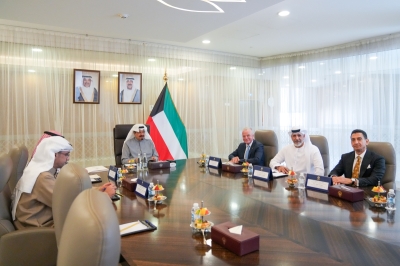 العبدالله مستقبلاً النائب الأول لرئيس شركة «بوينغ» ورئيس الشركة لمنطقة الشرق الأوسط والوفد المرافق لهما