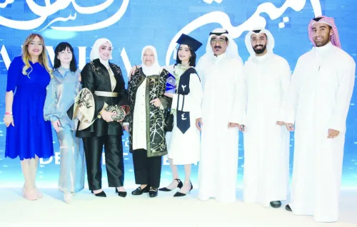 طالبات 'السالمية' و'أميمة بنت ربيعة' قطفن ثمار جهودهن ... تخرجاً