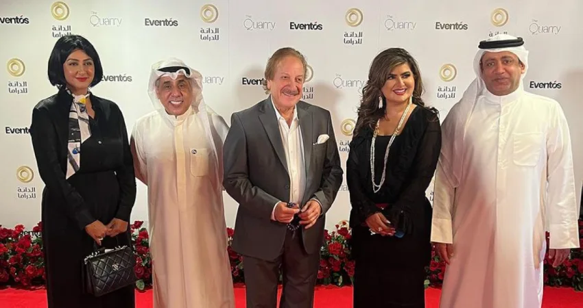 جائزة الدانة للدراما... النجوم يتألقون على السجادة الحمراء!