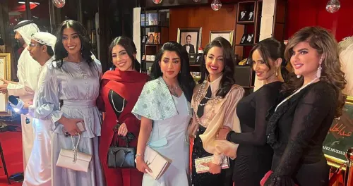 جائزة الدانة للدراما... النجوم يتألقون على السجادة الحمراء!