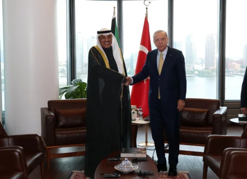 ممثل سمو الأمير يبحث مع الرئيس التركي سبل تعزيز العلاقات وآخر المستجدات
