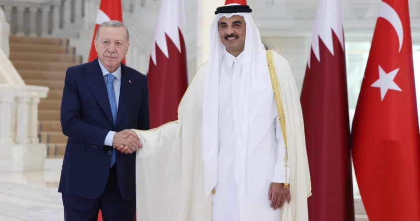 قطر وتركيا تبرمان اتفاقيات دفاعية وتوقعان مذكرات تفاهم 2 قطر وتركيا تبرمان اتفاقيات دفاعية وتوقعان مذكرات تفاهم