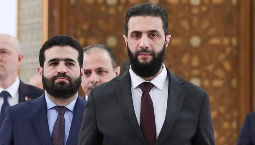 بريطانيا ترفع العقوبات عن الشرع... و'الأوروبي' يتعهد بالمثل 2 بريطانيا ترفع العقوبات عن الشرع... و'الأوروبي' يتعهد بالمثل