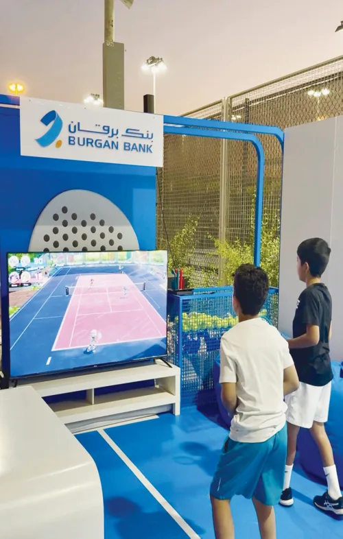 'برقان' يشارك الجماهير الأجواء الحماسية لبطولة كأس العالم للبادل الزوجي 2025