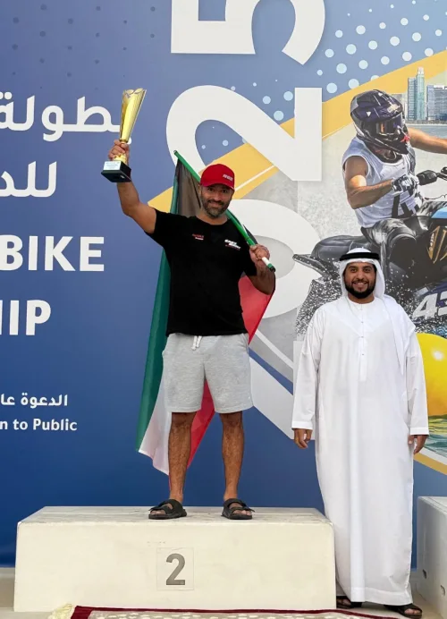 لاعبو الكويت يتصدرون فئتين في بطولة الإمارات للدراجات المائية