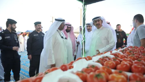 محافظ الجهراء يفتتح سوق العبدلي الزراعي الموسمي دعماً للمنتج الوطني والأمن الغذائي