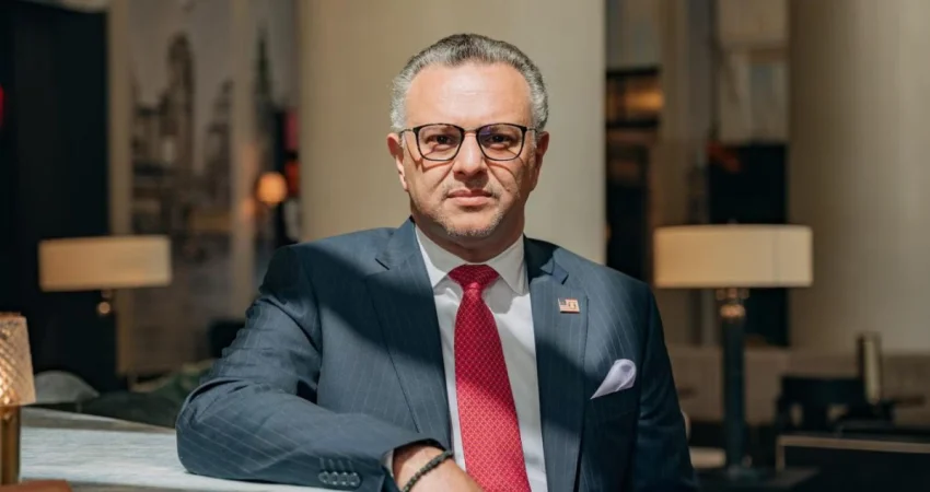 مستشار ترامب يعلن عن خطة دولية وخارطة أميركية لوقف حرب السودان