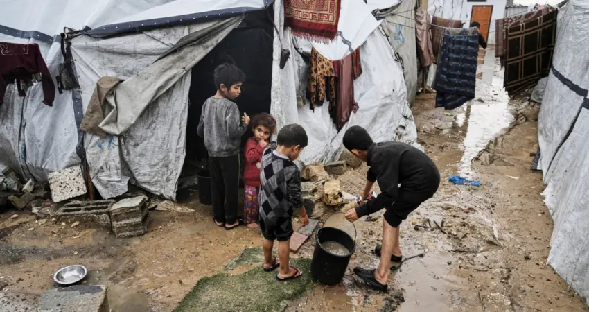 ملك المغرب: أي مسار للسلام يجب أن يضمن وحدة الضفة وقطاع غزة