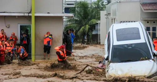 إندونيسيا: مقتل 84 وفقدان العشرات جراء فيضانات وانهيارات ضربت جزيرة سومطرة